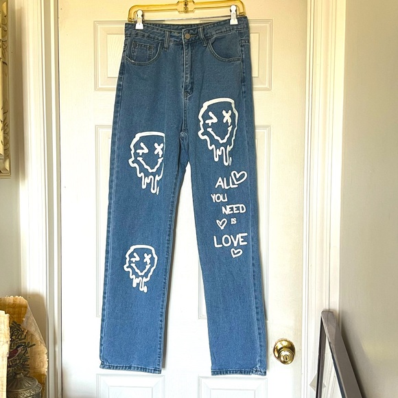 Cool Looking Straight Leg Style Denim Jeans - Picture 1 of 4
